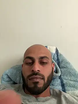 Snapshot of islandvybee55 chatting on December 2024 09:42:02 PM islandvybee55 online show from December 2024 09:42:02 PM