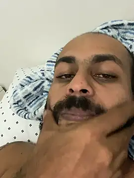 Snapshot of islandvybee55 chatting on February 2025 05:26:02 AM islandvybee55 online show from February 2025 05:26:02 AM