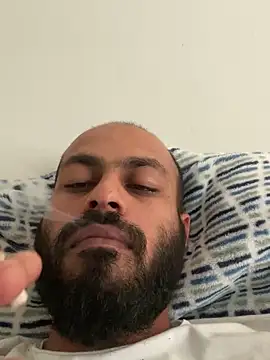 Snapshot of islandvybee55 chatting on March 2025 09:53:02 PM islandvybee55 online show from March 2025 09:53:02 PM