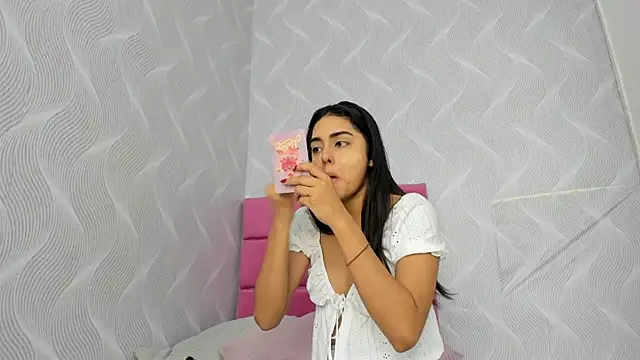 natalia aguirre1 online show from December 2024 12:35:01 PM