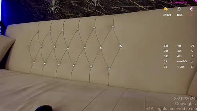 moona ray online show from December 2024 02:43:02 AM