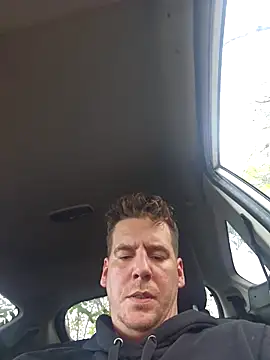 Snapshot of Titanhoott chatting on November 2025 01:10:01 PM Titanhoott online show from November 2025 01:10:01 PM