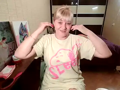 Lia Laguna77 online show from October 2025 06:21:01 PM