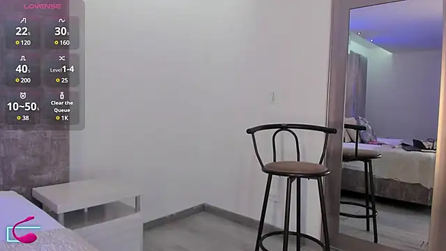 Snapshot of MaxiRogers chatting on March 2025 11:06:02 AM MaxiRogers online show from March 2025 11:06:02 AM