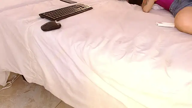 Snapshot of Kimandyuk chatting on January 2025 01:33:01 AM Kimandyuk online show from January 2025 01:33:01 AM