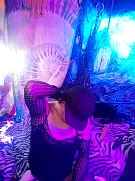 Snapshot of Boo-boo_kittyfux chatting on December 2024 01:49:02 PM Boo-boo kittyfux online show from December 2024 01:49:02 PM