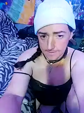 Snapshot of Boo-boo_kittyfux chatting on January 2025 01:09:01 PM Boo-boo kittyfux online show from January 2025 01:09:01 PM