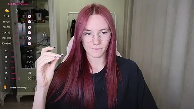 Snapshot of littlevildevil chatting on September 2025 11:04:02 AM littlevildevil online show from September 2025 11:04:02 AM