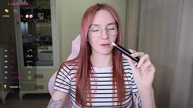 Snapshot of littlevildevil chatting on October 2025 11:09:02 AM littlevildevil online show from October 2025 11:09:02 AM