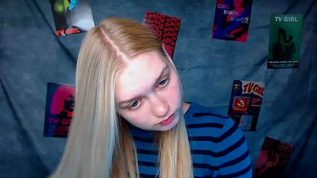 Snapshot of MademoiselleCl chatting on October 2025 12:17:01 PM MademoiselleCl online show from October 2025 12:17:01 PM