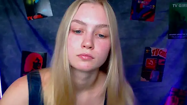 Snapshot of MademoiselleCl chatting on October 2025 12:05:01 PM MademoiselleCl online show from October 2025 12:05:01 PM