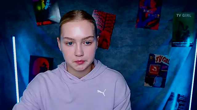 Snapshot of MademoiselleCl chatting on October 2025 12:06:02 PM MademoiselleCl online show from October 2025 12:06:02 PM