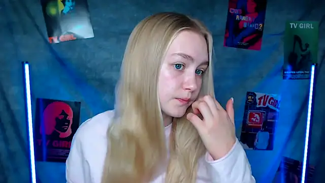 Snapshot of MademoiselleCl chatting on October 2025 06:10:01 AM MademoiselleCl online show from October 2025 06:10:01 AM