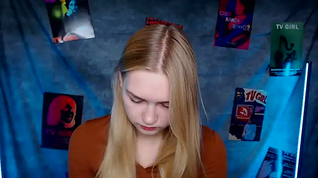 Snapshot of MademoiselleCl chatting on October 2025 01:17:01 PM MademoiselleCl online show from October 2025 01:17:01 PM