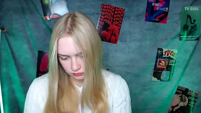 Snapshot of MademoiselleCl chatting on November 2025 01:22:02 PM MademoiselleCl online show from November 2025 01:22:02 PM