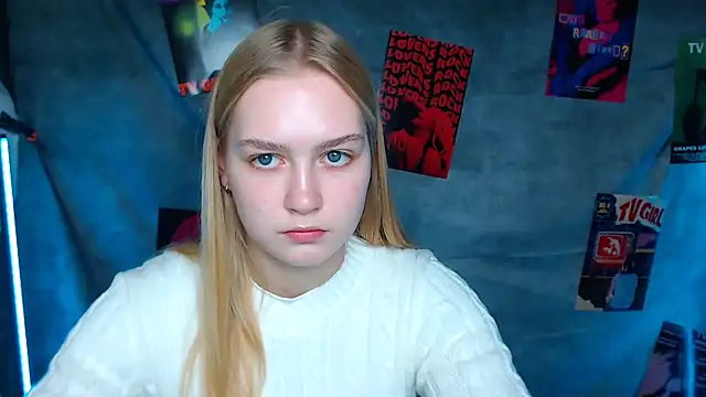 Snapshot of MademoiselleCl chatting on November 2025 01:11:01 PM MademoiselleCl online show from November 2025 01:11:01 PM