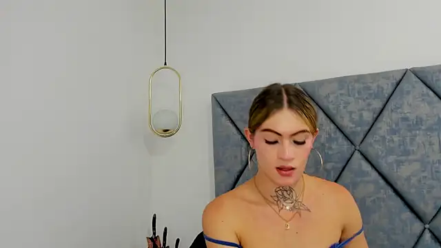 Snapshot of Lizz_Luna chatting on January 2025 04:55:02 PM Lizz Luna online show from January 2025 04:55:02 PM