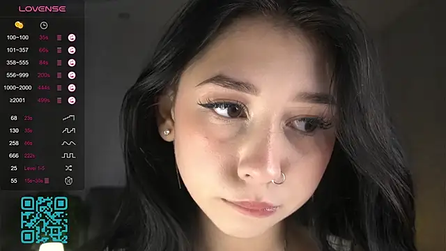 Snapshot of AislyEmbury chatting on October 2025 05:32:02 AM AislyEmbury online show from October 2025 05:32:02 AM