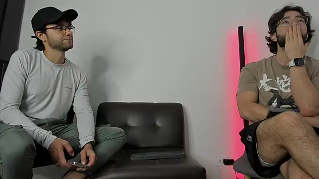 Snapshot of crisandrews chatting on September 2025 03:00:02 AM crisandrews online show from September 2025 03:00:02 AM