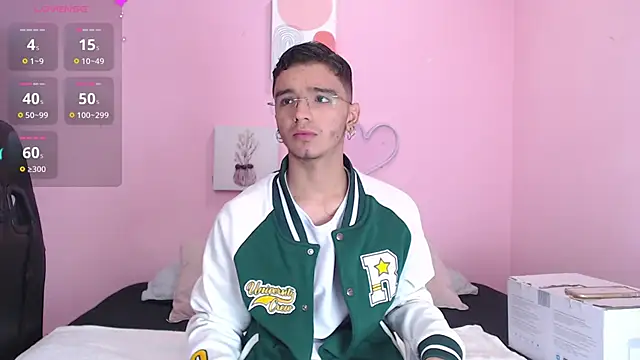 Ian Castillo  online show from January 2025 11:35:02 AM