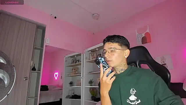 Ian Castillo  online show from September 2025 11:14:01 AM