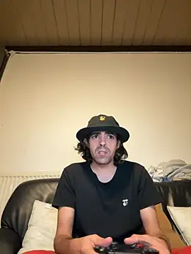 Snapshot of wolfwhite95 chatting on October 2025 01:04:02 AM wolfwhite95 online show from October 2025 01:04:02 AM