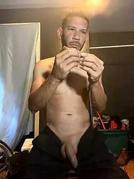 Snapshot of Chico_Bellaco chatting on September 2025 02:43:01 PM Chico Bellaco online show from September 2025 02:43:01 PM