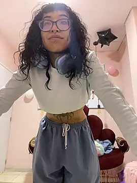 Snapshot of Violetta_Suky chatting on November 2025 12:49:02 PM Violetta Suky online show from November 2025 12:49:02 PM