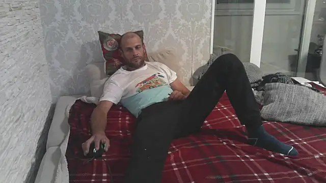 Zbochunec online show from September 2025 08:01:01 PM