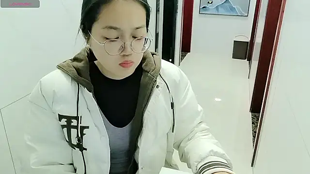 luoxuwen online show from December 2024 03:04:01 AM