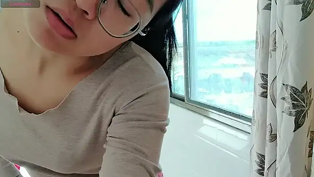 luoxuwen online show from December 2024 05:13:01 AM