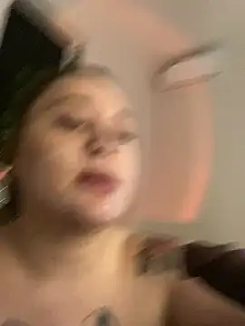 Snapshot of DaisyBooom chatting on December 2024 10:20:01 PM DaisyBooom online show from December 2024 10:20:01 PM