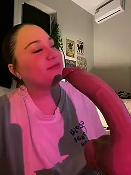 Snapshot of DaisyBooom chatting on January 2025 07:00:02 PM DaisyBooom online show from January 2025 07:00:02 PM