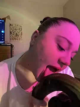 Snapshot of DaisyBooom chatting on February 2025 07:16:02 PM DaisyBooom online show from February 2025 07:16:02 PM