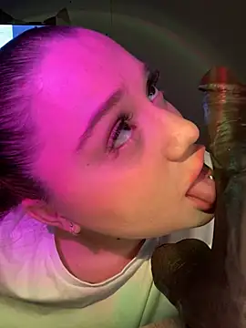 Snapshot of DaisyBooom chatting on February 2025 07:17:02 PM DaisyBooom online show from February 2025 07:17:02 PM