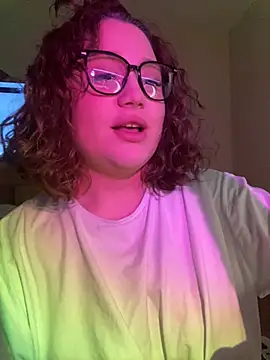 Snapshot of DaisyBooom chatting on February 2025 07:03:02 PM DaisyBooom online show from February 2025 07:03:02 PM