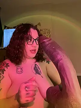 Snapshot of DaisyBooom chatting on February 2025 07:03:01 PM DaisyBooom online show from February 2025 07:03:01 PM