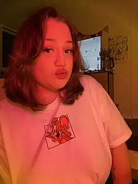 Snapshot of DaisyBooom chatting on March 2025 07:06:02 PM DaisyBooom online show from March 2025 07:06:02 PM