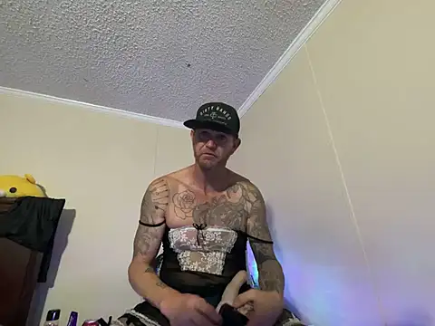 Snapshot of tattoofly563 chatting on January 2025 02:35:01 PM tattoofly563 online show from January 2025 02:35:01 PM