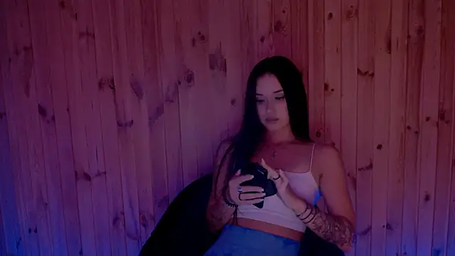 Snapshot of AlisaLink chatting on October 2025 04:27:01 PM AlisaLink online show from October 2025 04:27:01 PM