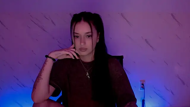 Snapshot of AlisaLink chatting on November 2025 04:07:01 PM AlisaLink online show from November 2025 04:07:01 PM