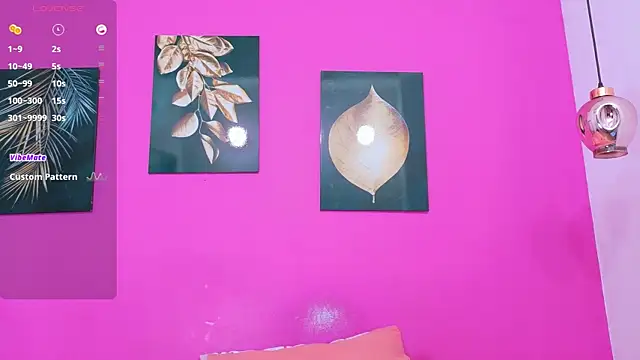 Snapshot of littleebonymommy chatting on September 2025 08:13:01 PM littleebonymommy online show from September 2025 08:13:01 PM