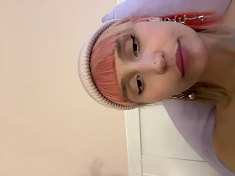 Snapshot of bigbabykiki chatting on March 2025 01:07:02 PM bigbabykiki online show from March 2025 01:07:02 PM