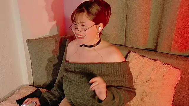 Snapshot of Amoki_Uki chatting on November 2025 10:21:02 PM Amoki Uki online show from November 2025 10:21:02 PM