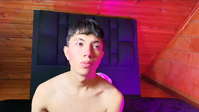 Justyn Ross online show from October 2025 04:29:01 PM