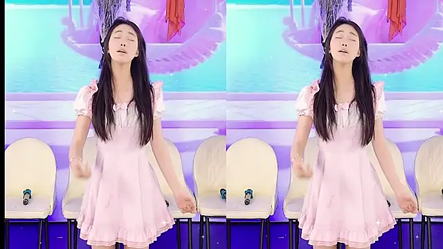 Snapshot of YIYI_XIXI_18 chatting on February 2025 07:24:02 AM YIYI XIXI 18 online show from February 2025 07:24:02 AM