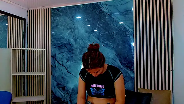 Snapshot of Isalombardi chatting on October 2025 03:05:02 AM Isalombardi online show from October 2025 03:05:02 AM