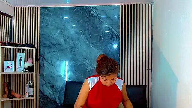 Snapshot of Isalombardi chatting on October 2025 03:50:02 AM Isalombardi online show from October 2025 03:50:02 AM