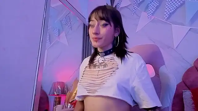 Layla Cullen online show from October 2025 07:32:02 PM