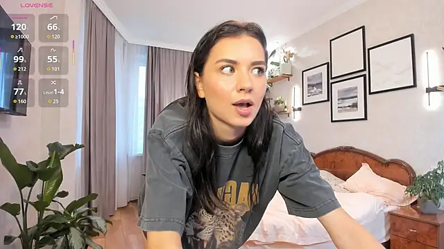 NicoleLuv online show from October 2025 01:10:01 PM